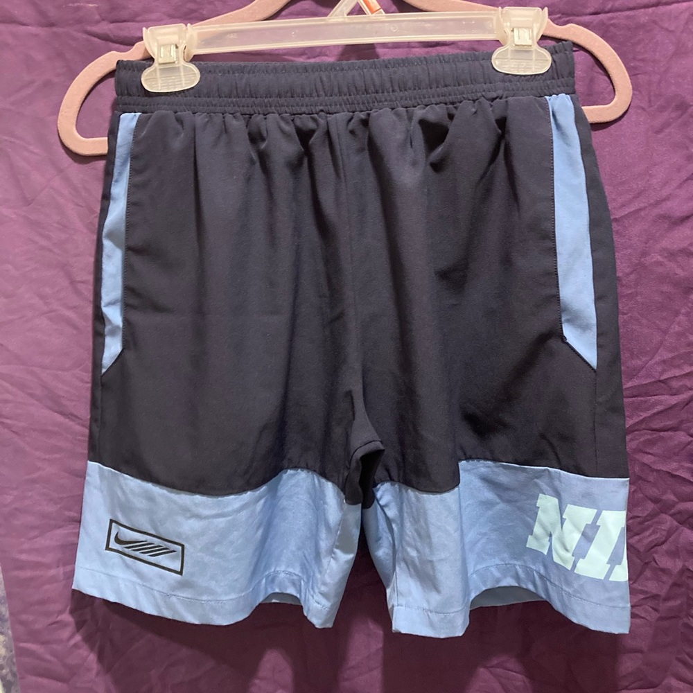 Nike Training Shorts - men size medium